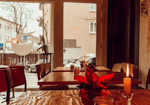 O cafenea din Stuttgart a restricționat folosirea laptopurilor: „Ajungeam în sapă de lemn”