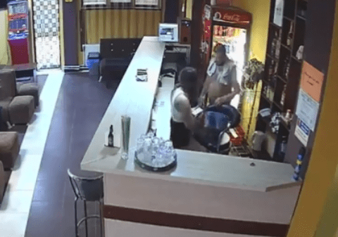 Un bar din județul Galați a fost jefuit de un bărbat nervos că a pierdut la păcănele. Individul a fost prins după o urmărire prin pădure