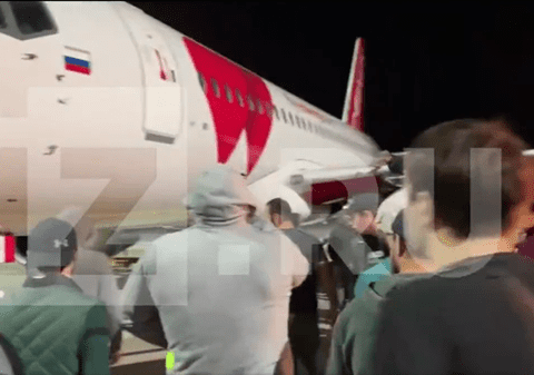 Netanyahu cere Rusiei să-i protejeze pe cetățenii israelieni după incidentul de pe aeroportul din Daghestan, Zelenski spune că imaginile sunt "îngrozitoare"