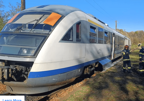 Un tren a luat foc în gara Bârnova din Iaşi. 110 persoane s-au autoevacuat din garnitura care plecase de la Iași spre Tecuci