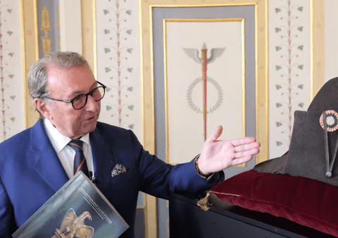 O pălărie care i-a aparținut lui Napoleon a fost vândută la licitație. Cu ce sumă a fost adjudecată | VIDEO