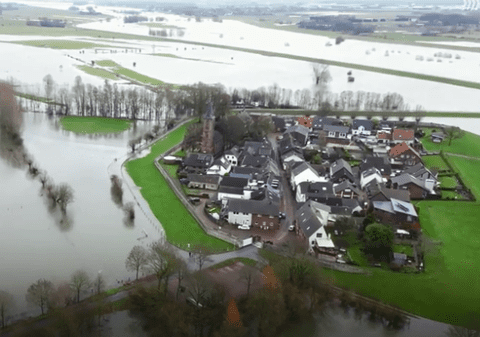 Un cartier din orașul german Kleve a fost izolat din cauza inundațiilor: „Se mai poate ajunge doar cu barca”