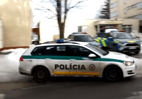 Polițist prins în flagrant când vindea droguri în timpul serviciului, chiar în fața biroului său, în Slovacia