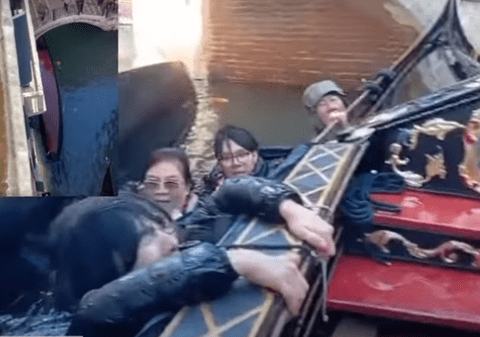4 turiști s-au răsturnat cu gondola, la Veneția, după ce au vrut să-și facă un selfie | VIDEO