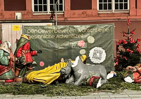 Figurinele în mărime naturală din scena Nașterii Domnului au fost decapitate peste noapte, într-un oraș din Germania