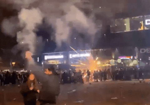 „Câmp de luptă”. Peste 300 de arestări și cel puțin 15 polițiști răniți, în incidentele de Revelion de la Berlin și Leipzig