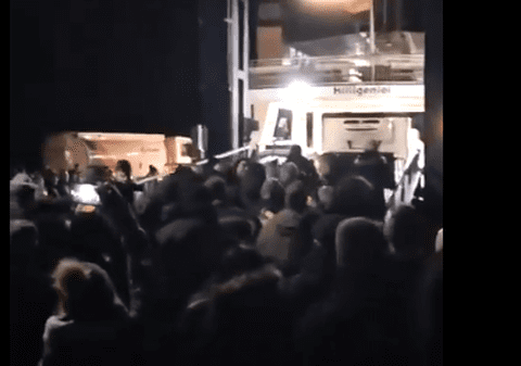Fermierii germani furioși au vrut să intre peste ministrul Economiei, în feribotul care îl aducea din vacanța de Anul Nou. De la ce a pornit protestul | VIDEO
