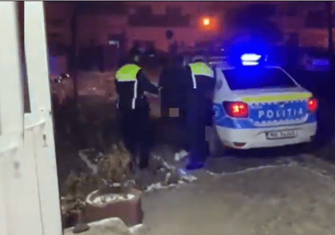 Un tânăr a fost găsit spânzurat în arestul din Dolj, după ce a încercat să evadeze din mașina de poliție