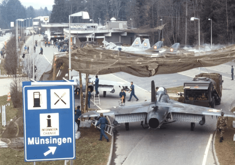 Forțele Aeriene Elvețiene vor efectua manevre de decolare și aterizare cu avioane de luptă pe autostradă. Germania și Austria, planuri pentru aceleași exerciții