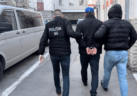 Un primar moldovean a fost reținut după ce a lovit mortal cu mașina un băiat de 14 ani și a înscenat un alt accident, pentru a șterge urmele