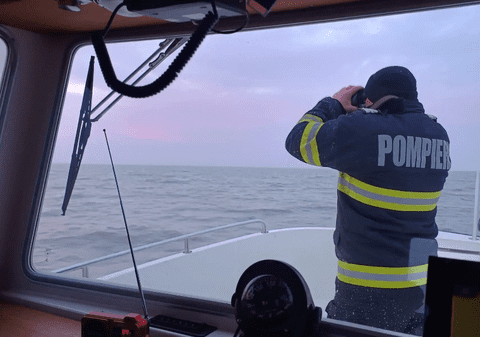 Doi tineri au fost dați dispăruți, după ce au plecat la pescuit pe lacul Razelm. Trupul unuia dintre băieți a fost găsit de localnici pe mal