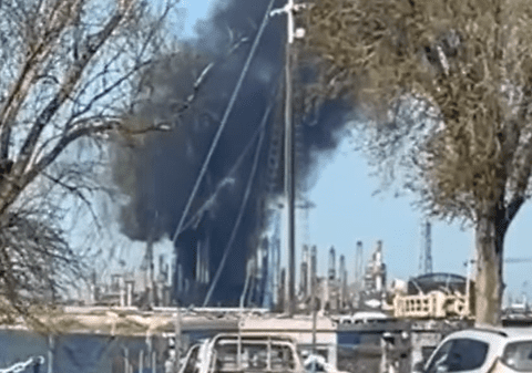 Explozie la rafinăria Petromidia Năvodari. A fost activat planul roșu de intervenție. Reacția Rompetrol Rafinare