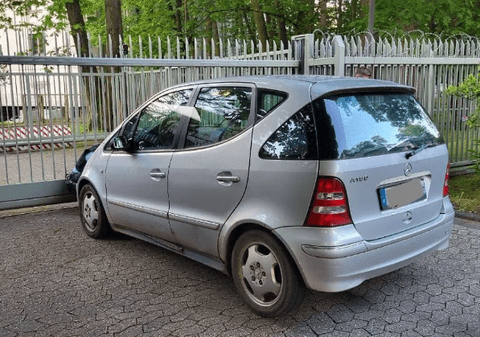 Un șofer a intrat cu viteză în poarta Consulatului General al Rusiei de la Bonn