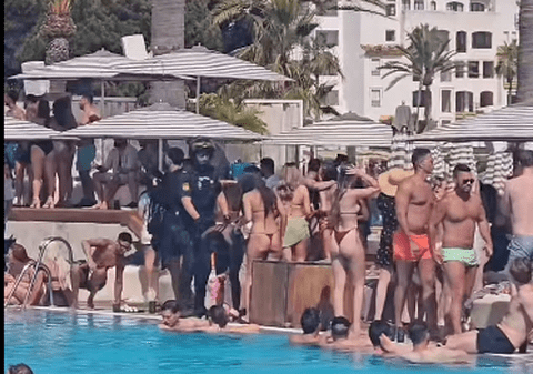 Operațiune antidrog în cel mai popular club din Marbella. Clienții, scoși din piscină de poliție | VIDEO