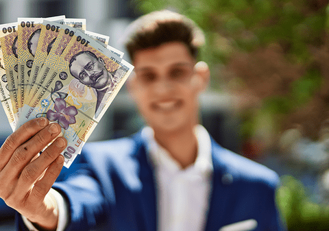 Studiu: Aproape 30 % dintre români nu folosesc carduri bancare. Motivele cel mai des invocate