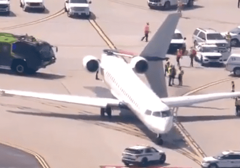 Două avioane s-au ciocnit pe aeroportul din Atlanta. Coada uneia dintre aeronave a fost tăiată