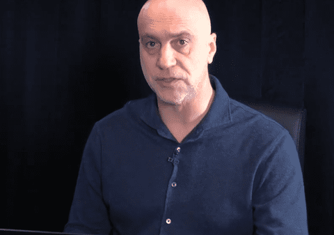 Prezentator TV concediat după ce a cerut să li se ia copiii părinților care se uită la filme rusești: „Nu are rost să-i împușcăm în fața celor mici”