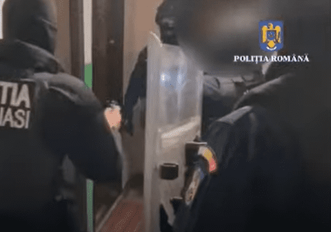 Zeci de suspecți din Iași și Vaslui au fost reținuți pentru vânzarea de droguri către elevi. Printre inculpați se află și minori