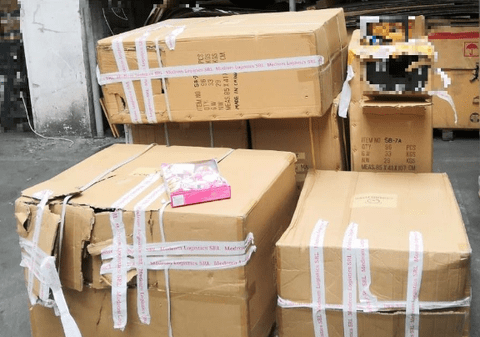 Un ucrainean a vrut să dea șpagă inspectorilor vamali din Constanța pentru 4 containere cu marfă contrafăcută. Ce pedeapsă a primit