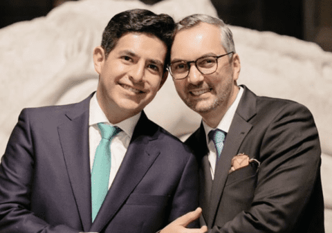 Scandal diplomatic în Mexic, după ce un român, fost angajat al Ambasadei României, s-a căsătorit cu un bărbat, în Muzeul Național de Arte din Ciudad de Mexico | VIDEO