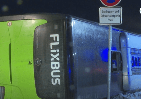 Accident de autocar pe o autostradă din Germania. Doi oameni au murit, iar mai mulți au fost răniți