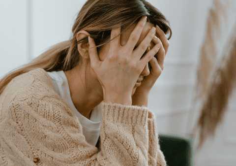 Teama de a fi judecat - Cum să depășești anxietatea socială prin intermediul psihoterapiei