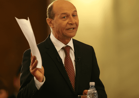 Traian Băsescu, mesaj alarmant după turul 1 al alegerilor: „Ar fi groaznic pentru România să avem un şef de galerie preşedinte”