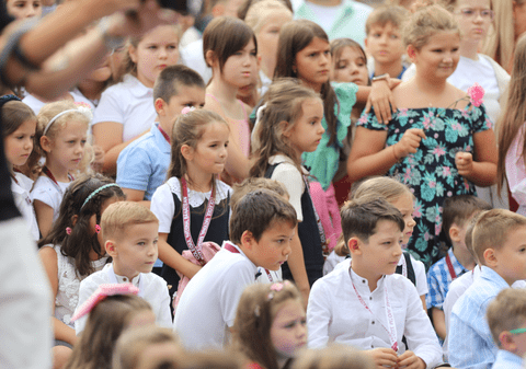 Numărul mamelor cu vârsta între 35 și 39 de ani a crescut cu 174% față de 1990. România, în pragul unui dezastru demografic