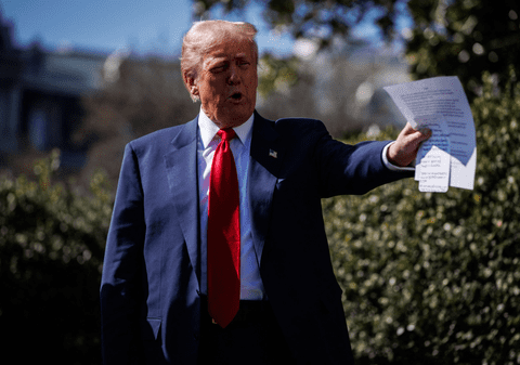 Războiul comercial al lui Donald Trump se extinde la nivel global, din cauza tarifelor de 25% la importurile de aluminiu și oțel