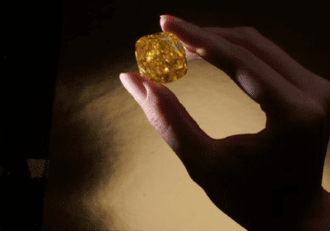 Cel mai mare diamant tăiat vreodată în Rusia are 100 de carate și o vechime de un miliard de ani