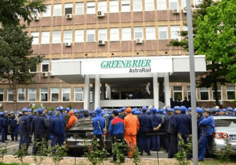 O firmă americană închide în România fabrica de vagoane de marfă din Arad: „E foarte posibil să fie efectul politicilor economice ale lui Donald Trump”