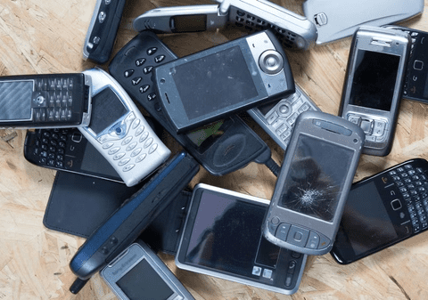 Vechiul tău telefon ar putea valora până la 35.000 de euro. Care sunt cele mai căutate modele