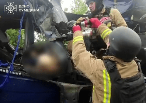 Cine se afla în microbuzul plin cu civili distrus de o dronă rusească: „Rușii au omorât o întreagă familie. Știau ce lovesc” I VIDEO