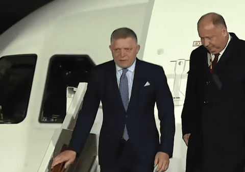 România i-a permis lui Robert Fico să zboare la Moscova prin spațiul ei aerian, după ce balticii i-au interzis survolul I VIDEO