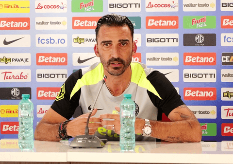 Elias Charalambous s-a enervat înaintea meciului cu Farul: „Doar Dumnezeu știe. Întrebarea asta nu-și are locul”