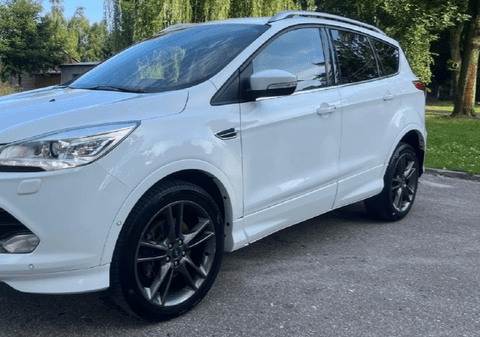 Ford Kuga cu daună totală în 2017, de vânzare cu 14.000 de euro în 2025: „Bine întreținut, aflat în familie de 7 ani”