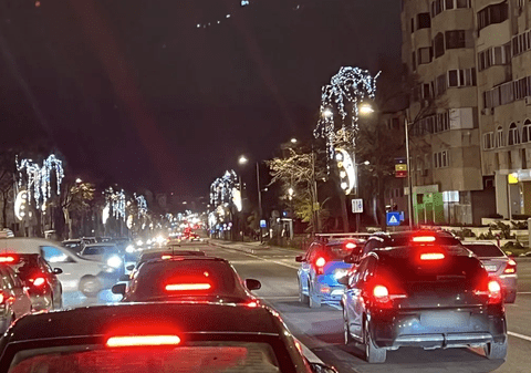 Luminițele de Crăciun s-au aprins la Constanța. Cât au costat decorațiunile de iarnă