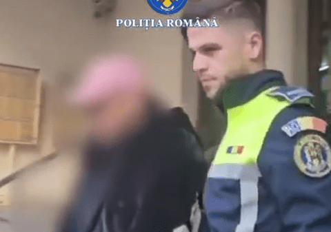 Un șofer s-a urcat în tramvaiul 41, ca să fugă după ce a lovit cinci mașini la semafor