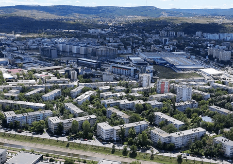 Insolvențe și executări silite pe piața imobiliară din Iași. Cât a ajuns să coste un bloc întreg scos la licitație în cartierul Bucium