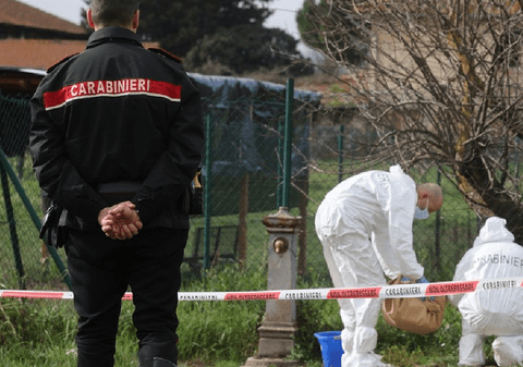 Trupul mumificat al unui român a fost găsit de turiști cu detectoare de metale, lângă un fost sanatoriu din Italia