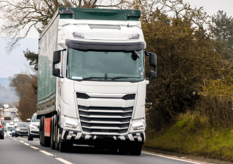 Un șofer de TIR a băgat peste 100.000 de euro în aerisirea camionului și a rămas fără ei. Polițiștii au confiscat banii la vamă, în Bulgaria