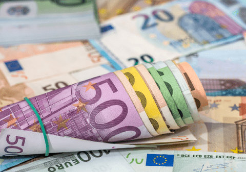 O firmă care vinde energie, cu doar doi angajați, a făcut afaceri de jumătate de miliard de euro în 3 ani