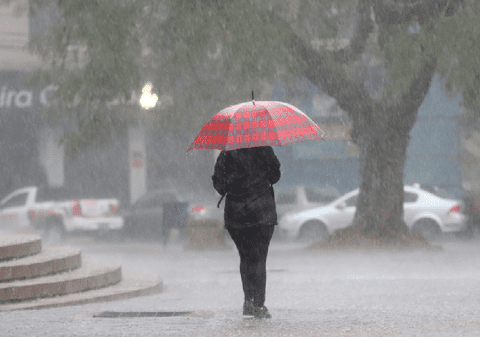 Vreme deosebit de rece în minivacanța de 1 Mai. ANM anunță 3 zile cu ploi, lapoviță și ninsori