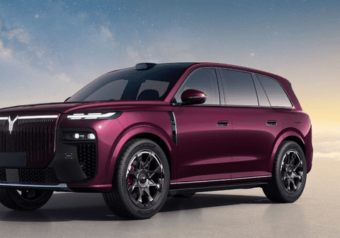 Chinezii au clonat Rolls Royce Cullinan și au lansat o sufragerie pe roți la un preț de zece ori mai mic. Modelul a primit 20.000 de comenzi în 20 de ore