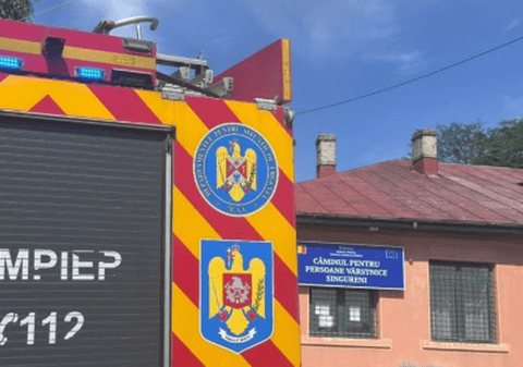 Incendiu la un cămin de bătrâni din Singureni, județul Giurgiu. Peste 40 de persoane, evacuate de urgență