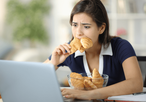 Foame reală versus foame emoțională: Cum să le deosebești și să eviți mâncatul compulsiv