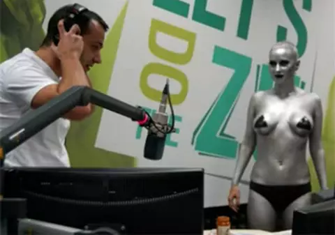 Ea este fata care a avut curajul să se dezbrace nud în fața lui Morar și Buzdugan