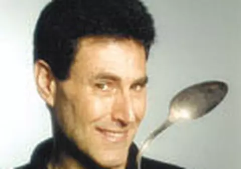 Pace cu ajutorul unui clarvazator