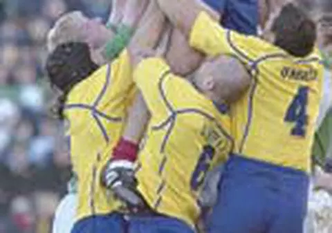 Invinsi, dar remarcati