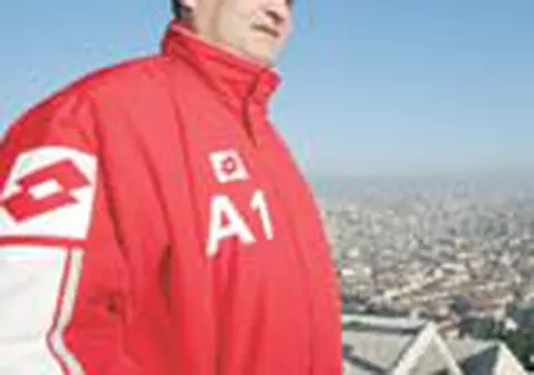 'Caini' pe 'acoperisul' orasului